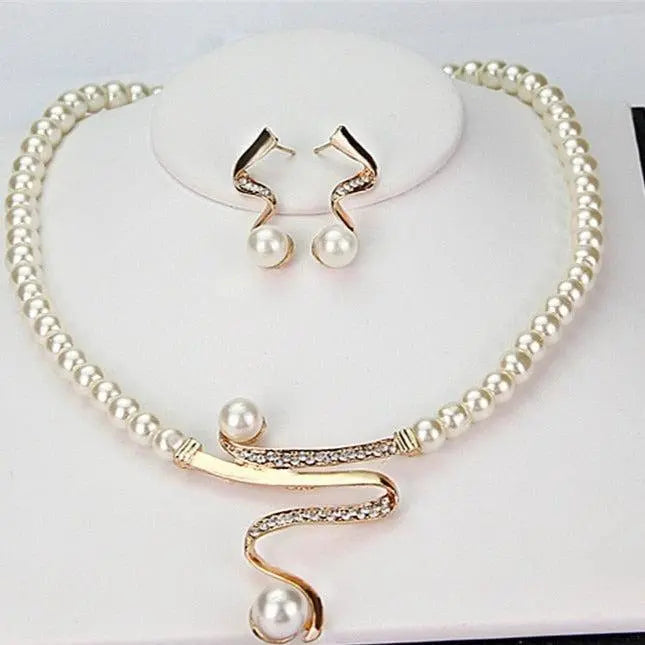 Set collana en oorbellen met natuurlijke parels