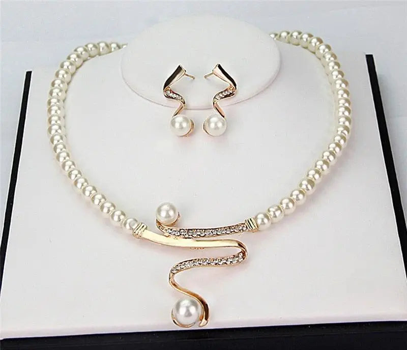 Set collana en oorbellen met natuurlijke parels