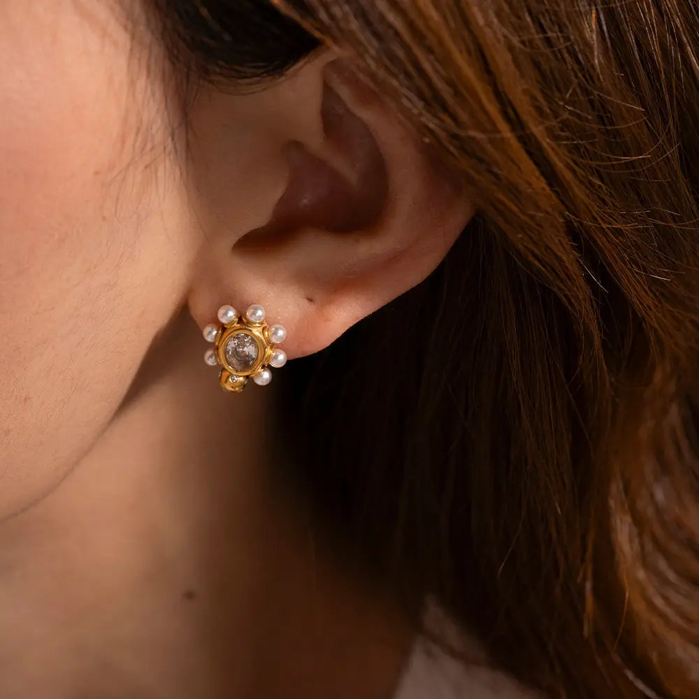 Elegante Gouden Oorbellen met Parel