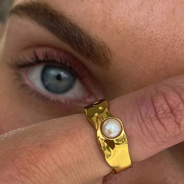Tijdloze Natuurlijke Gouden Parelring