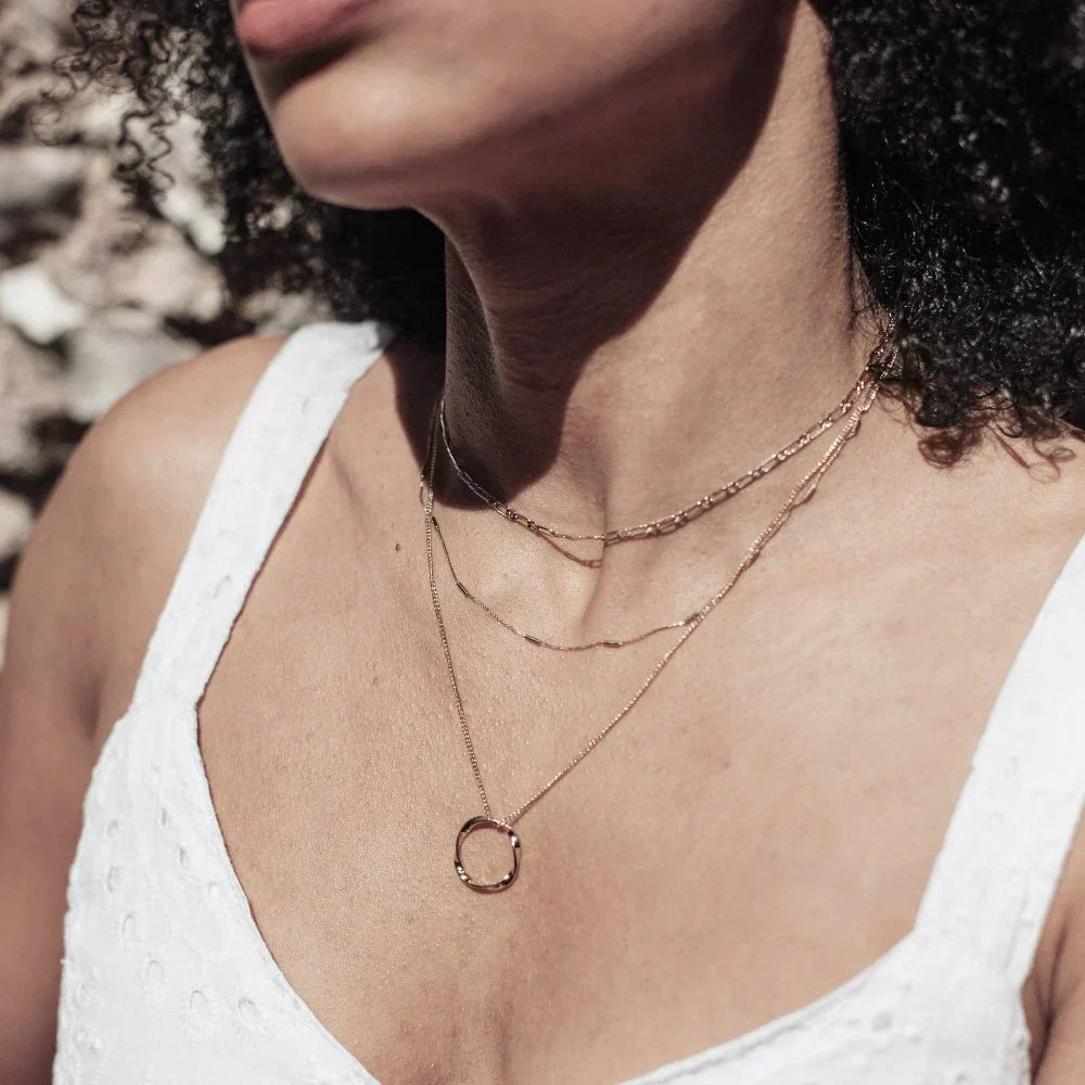 Collier met Open Cirkel in Drie Rijen van Goud