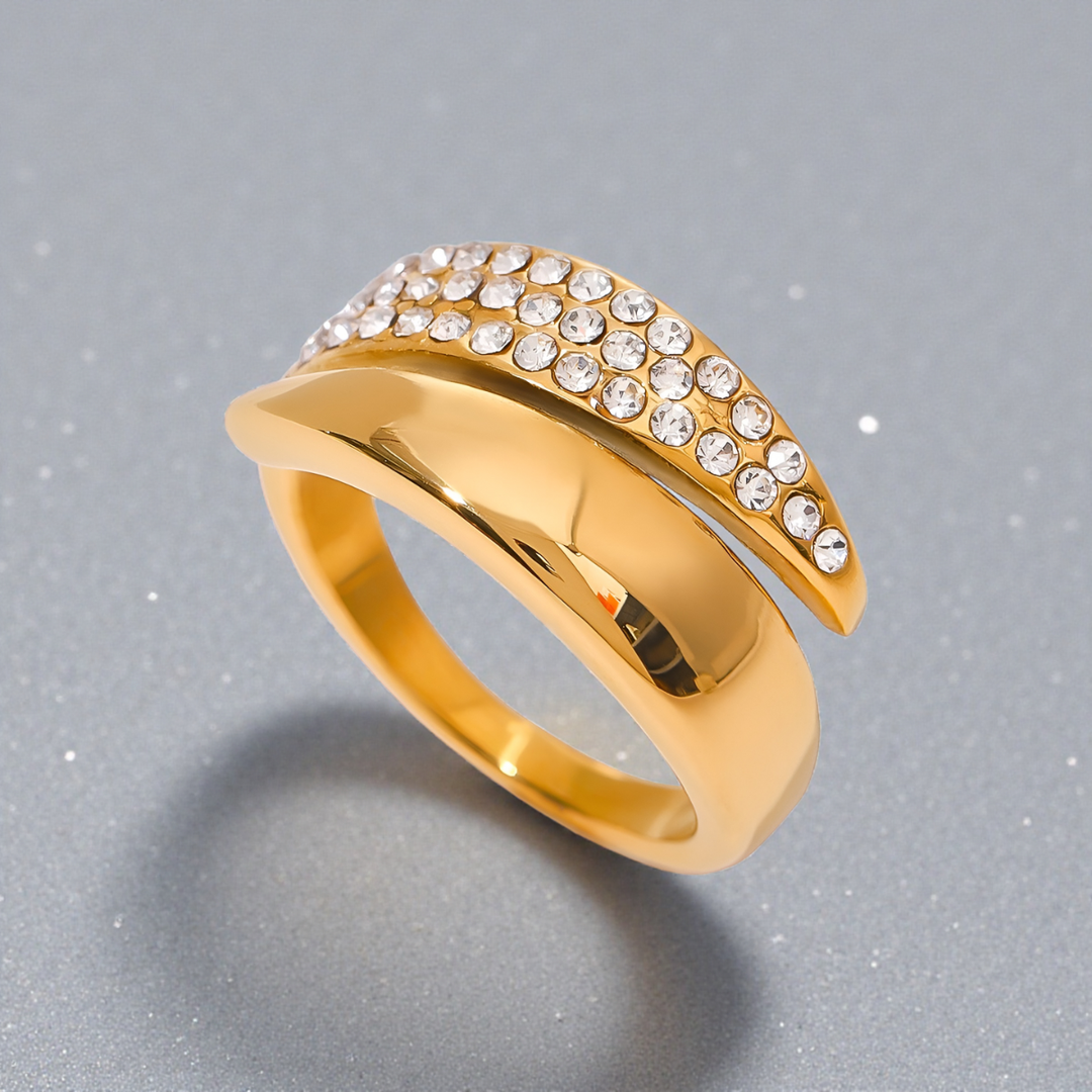 Julie | Elegante Haven Ring