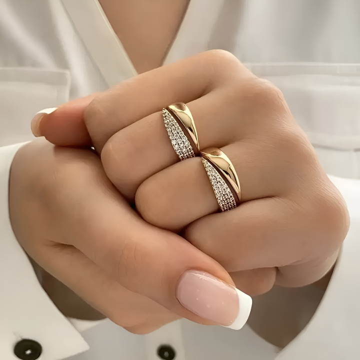 Julie | Elegante Haven Ring