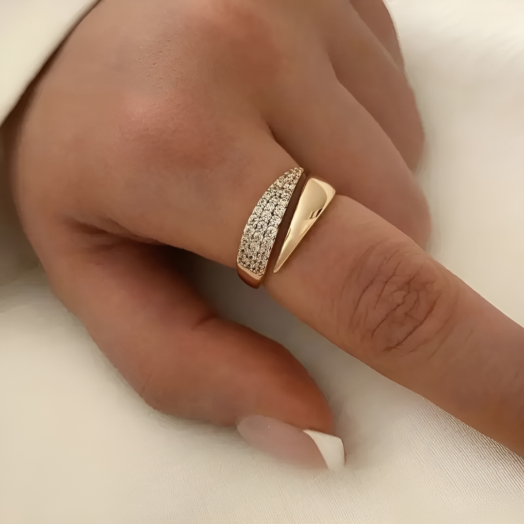 Julie | Elegante Haven Ring