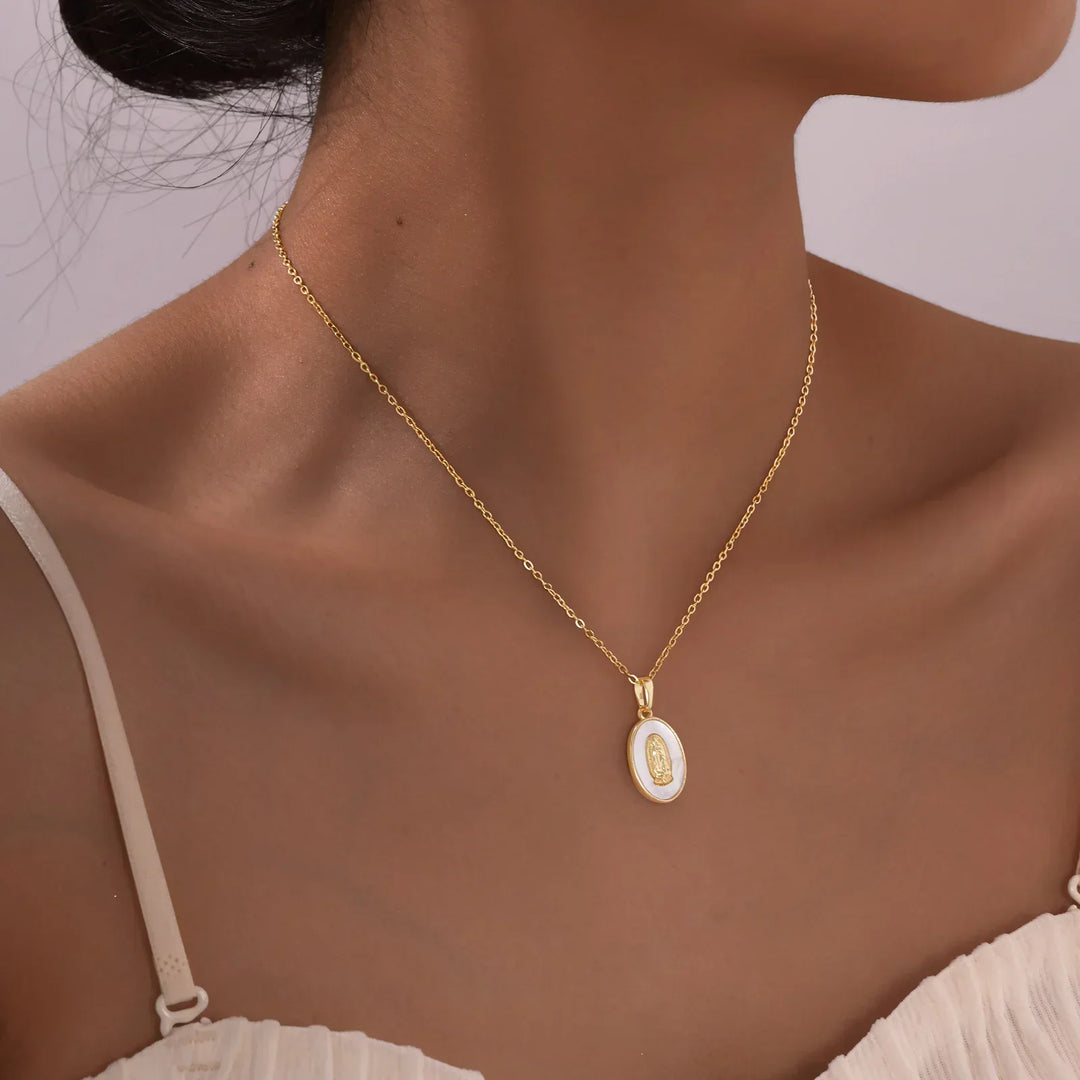 Halsketting met Ovale Madonna Hanger in Goud