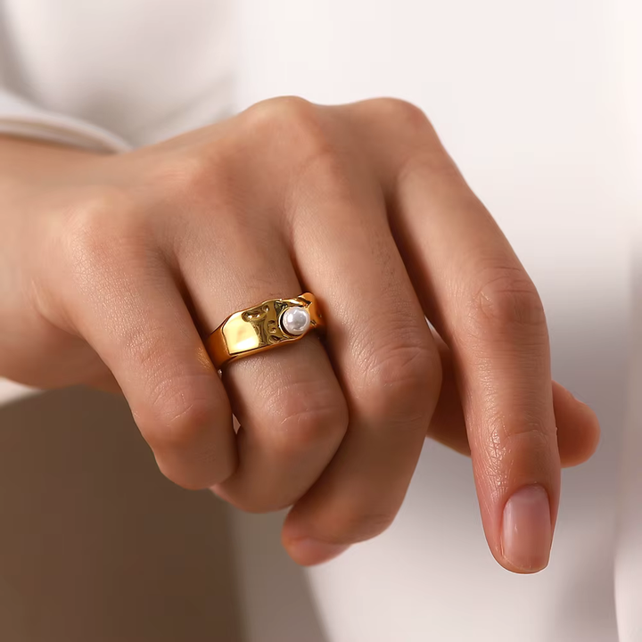 Tijdloze Natuurlijke Gouden Parelring