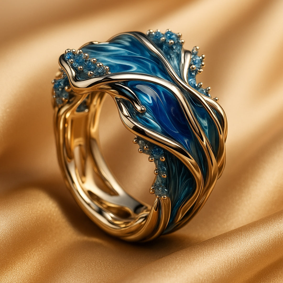Gouden vintage ring met golven van de oceaan
