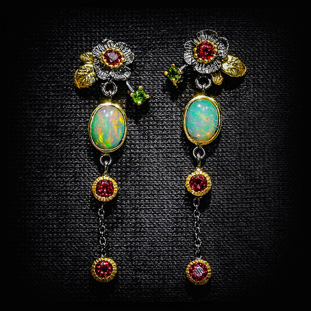 Boho Oorbellen met Opal en Rode Zirkonia