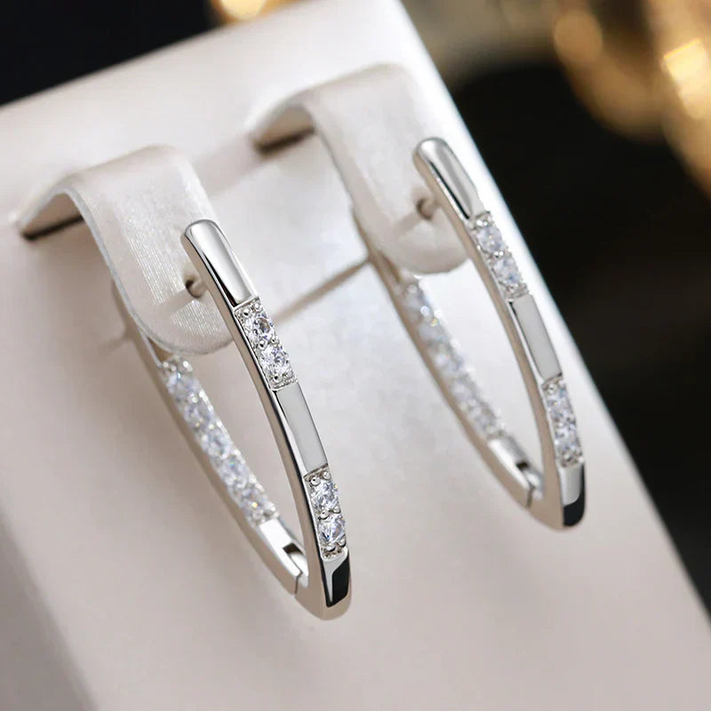 Elegante oorbellen van kubische zirkon in goud